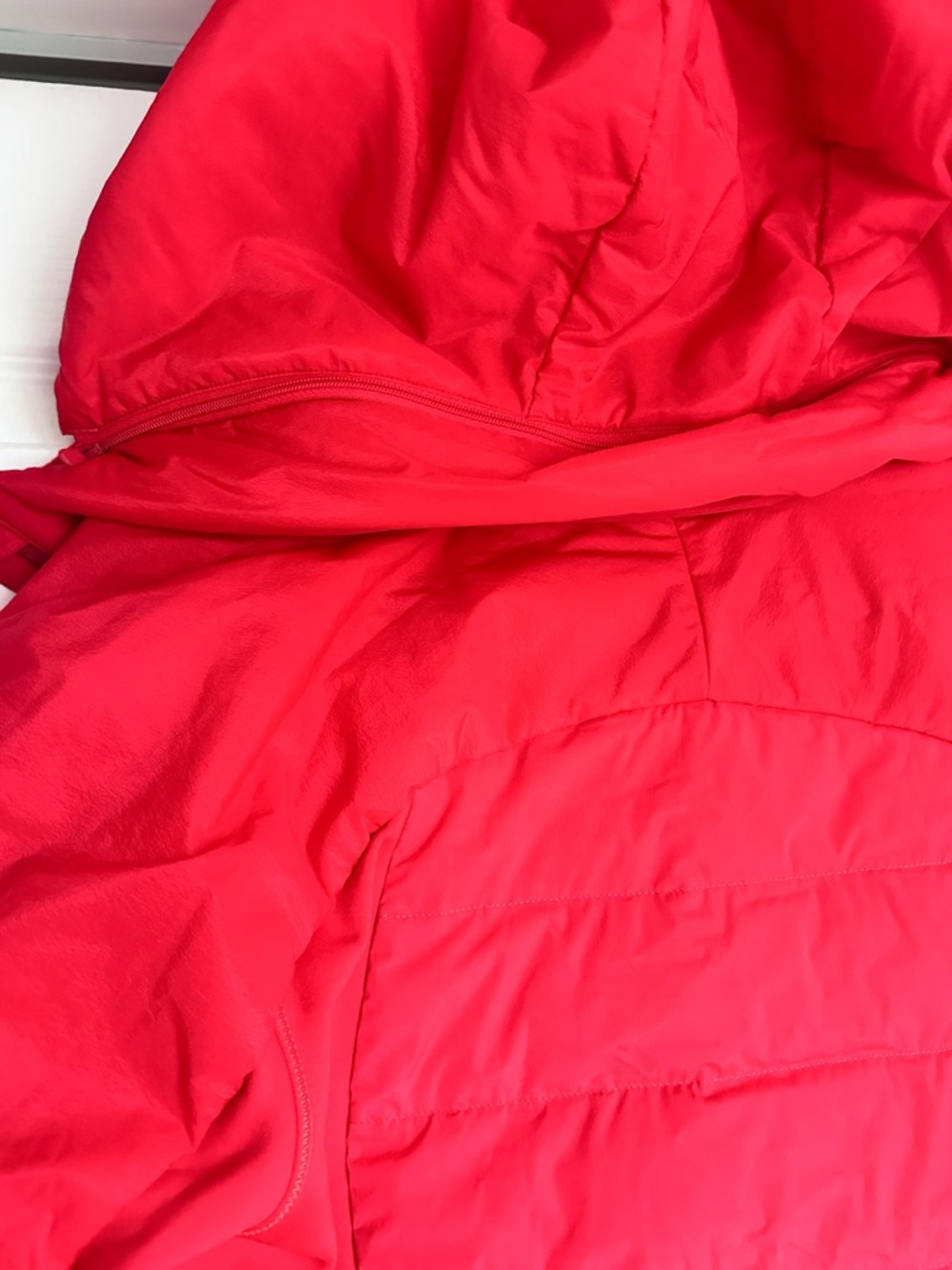 lululemon athletica Women's Red Hooded Puffer Jacket - Picture 9 of 9